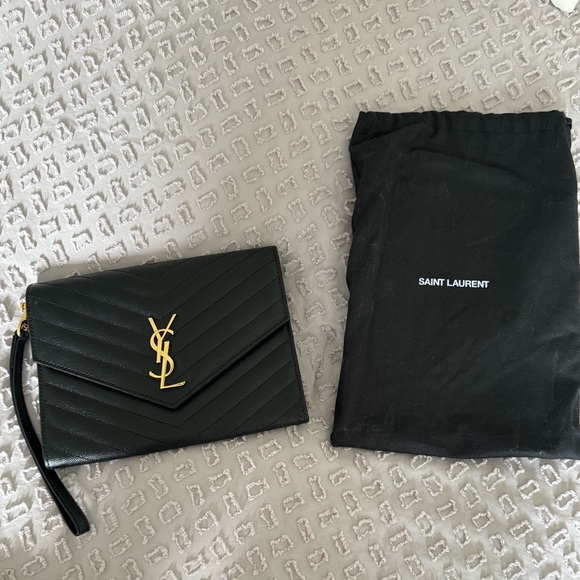 YSL - CASSANDRE MATELASSÉ FLAP POUCH IN QUILTED GRAIN DE POUDRE EMBOSSED LEATHER - Picture 5 of 13